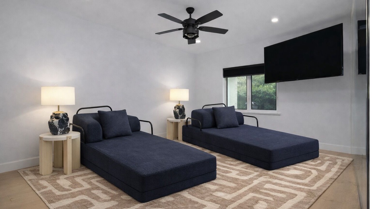 Photo of Bedroom in Woodland Hills