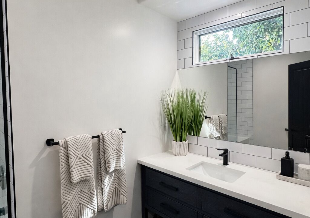 Photo of Bathroom in Woodland Hills
