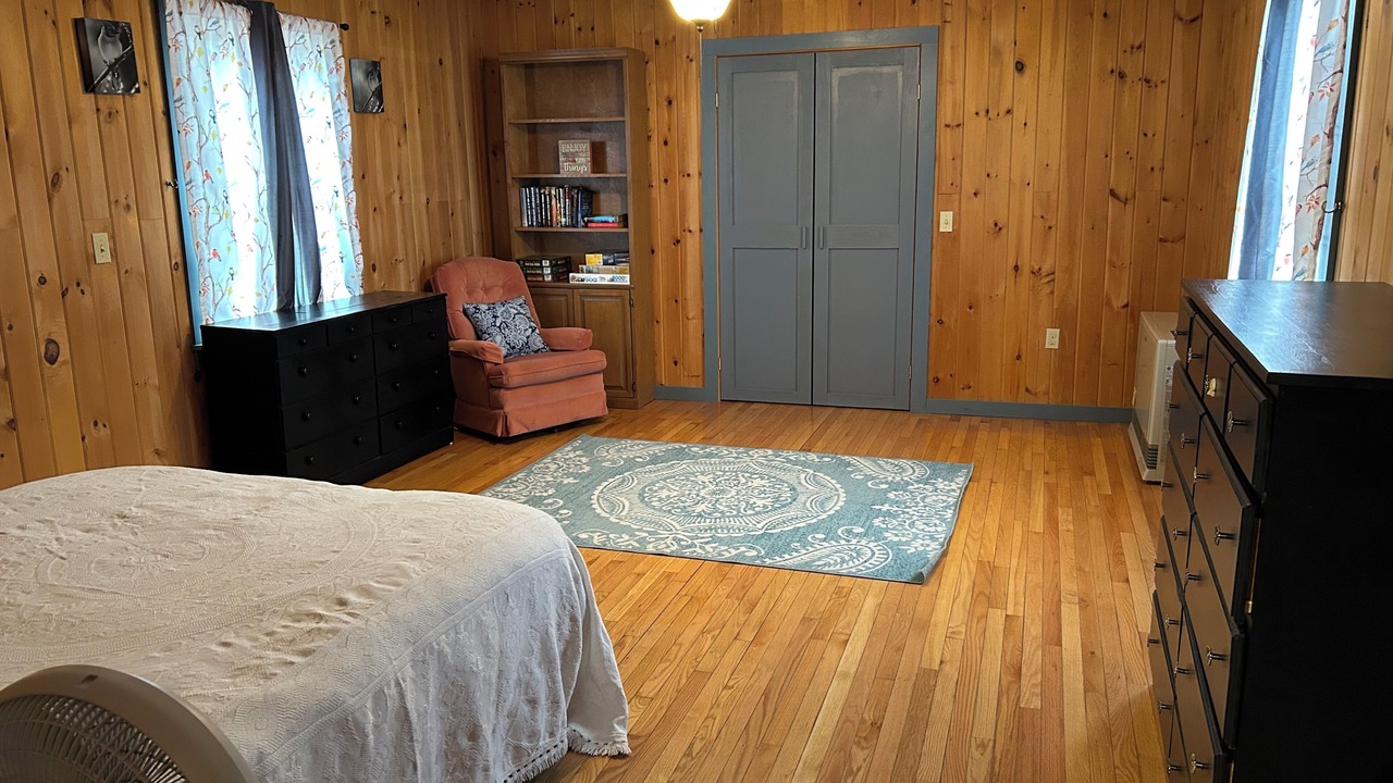Photo of Bedroom in Brooksville
