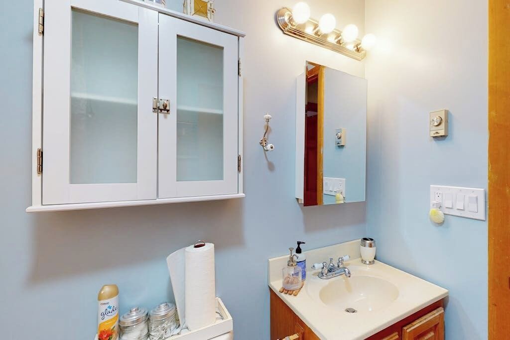 Photo of Bathroom in Weeks Mills