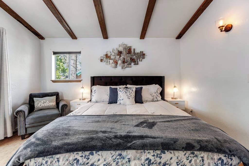 Photo of Bedroom in Arrowbear Lake