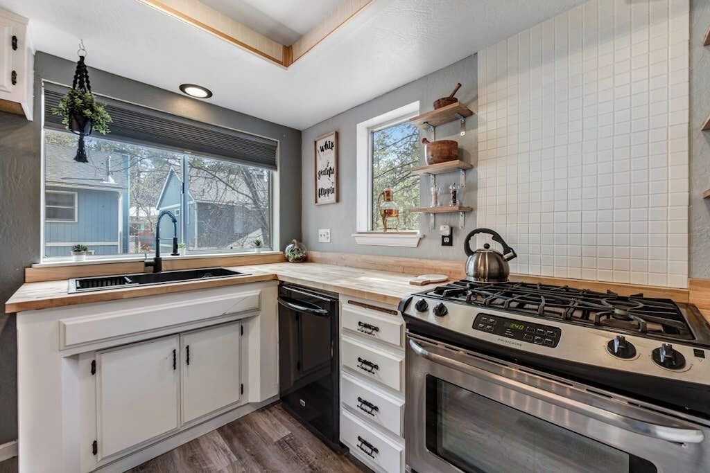 Photo of Kitchen in Arrowbear Lake