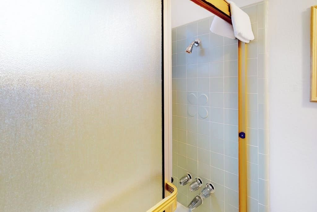 Photo of Bathroom in Blue Jay