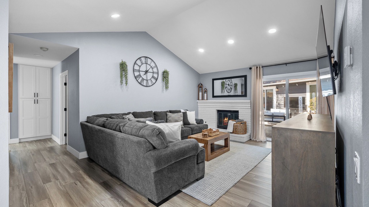 Photo of Livingroom in Country Club