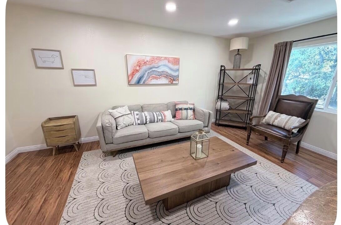 Photo of Livingroom in West Los Angeles