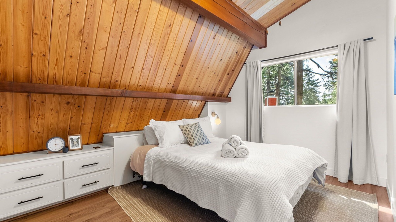 Photo of Bedroom in Arrowhead Villas