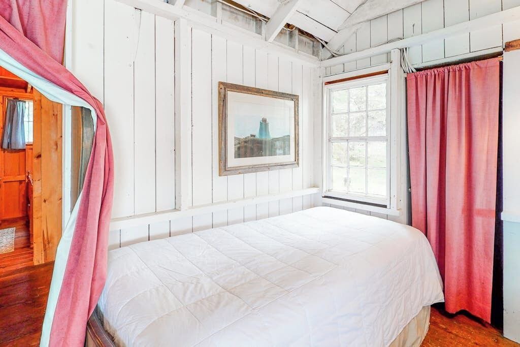 Photo of Bedroom in Port Clyde