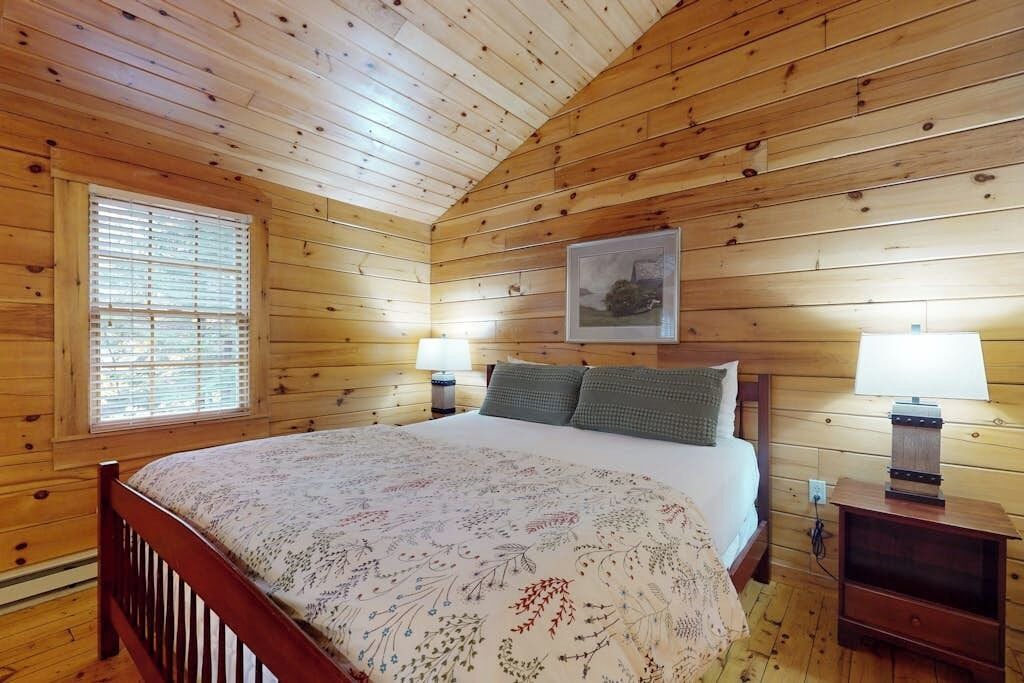 Photo of Bedroom in Northport