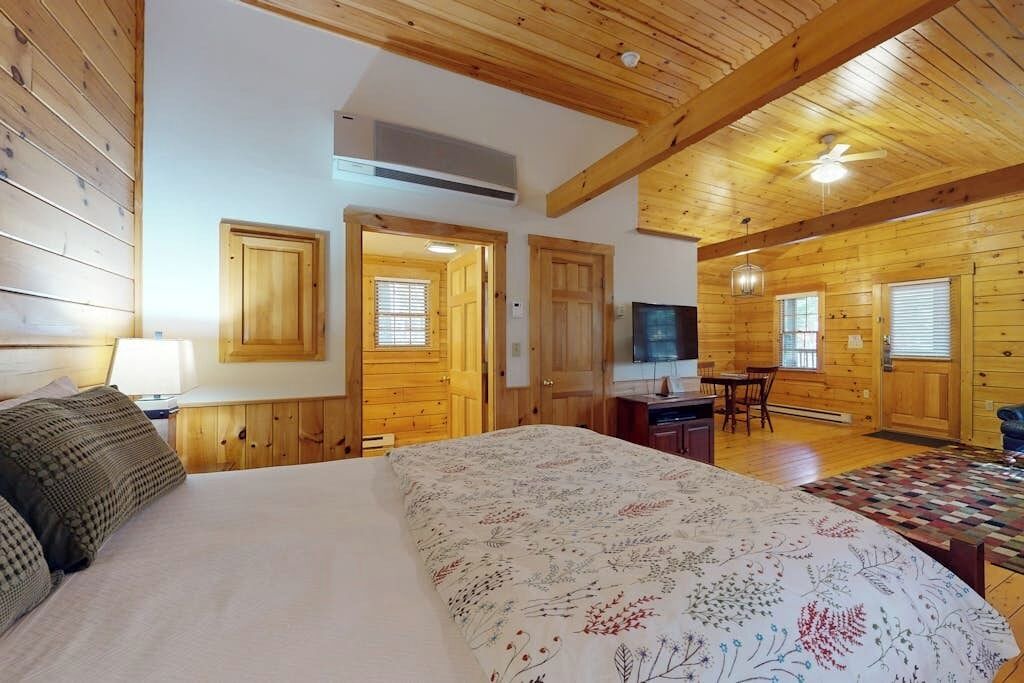 Photo of Bedroom in Northport