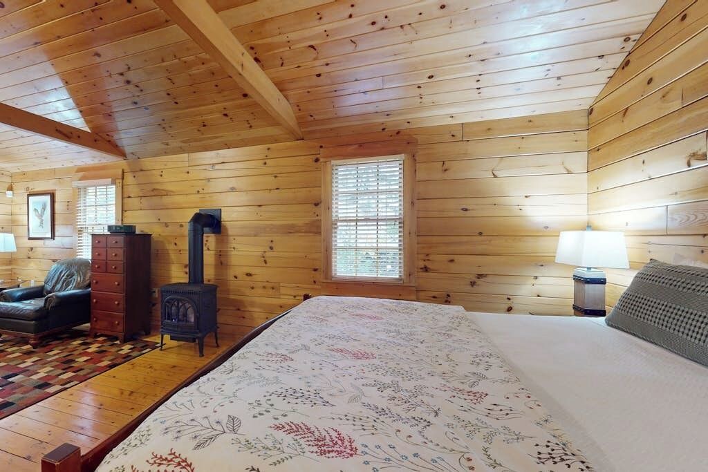 Photo of Bedroom in Northport