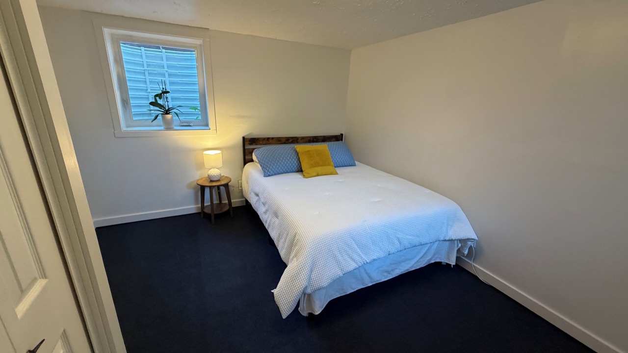 Photo of Bedroom in Depot Bench