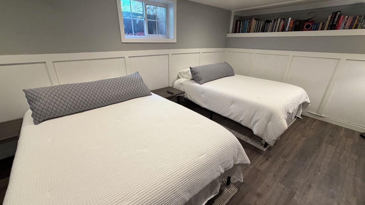 Photo of Bedroom in Depot Bench