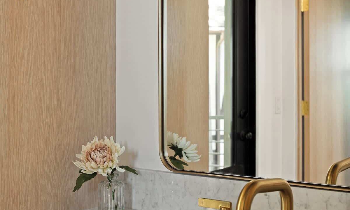Photo of Bathroom in Blue Jay