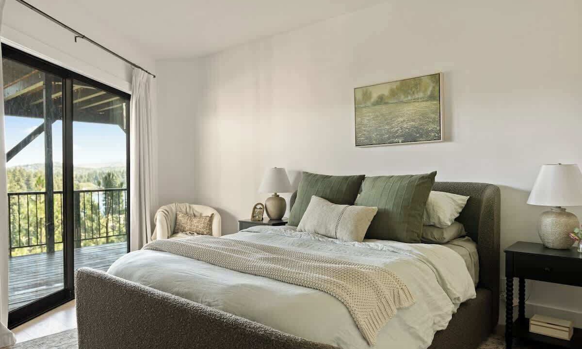 Photo of Bedroom in Blue Jay