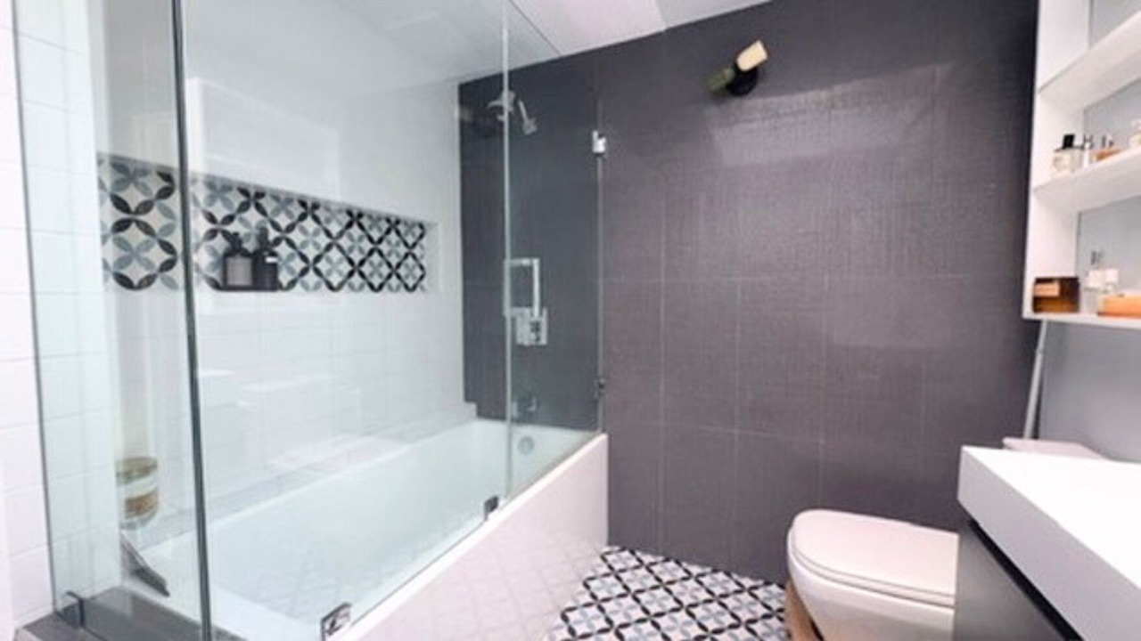 Photo of Bathroom in Downtown Los Angeles
