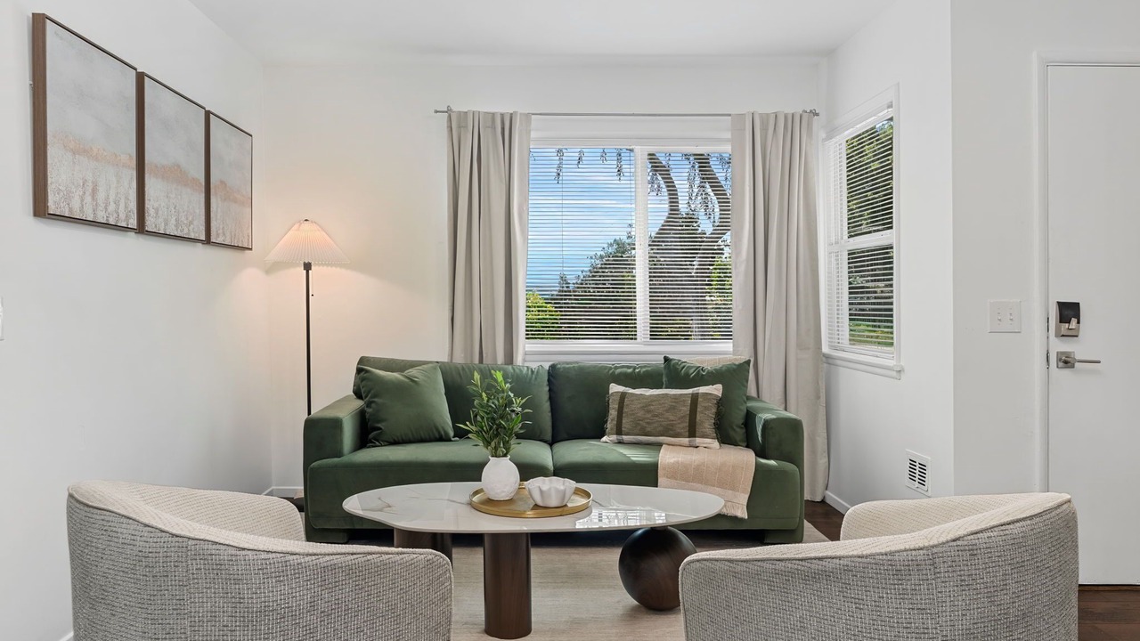 Photo of Livingroom in Fullerton