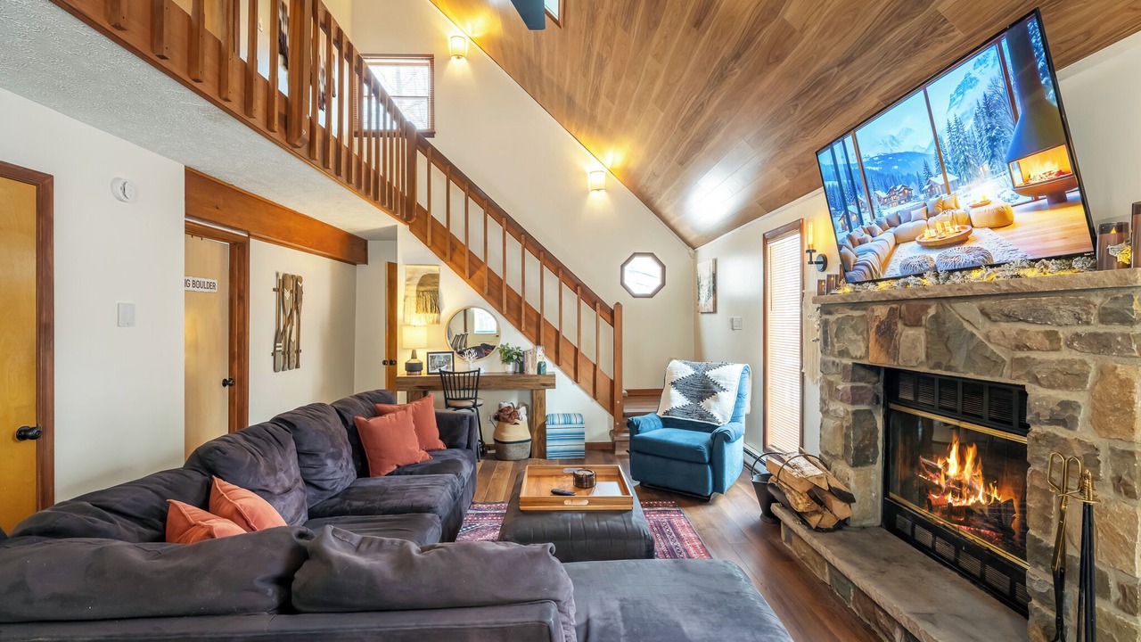 Photo of Livingroom in Briar Crest Woods