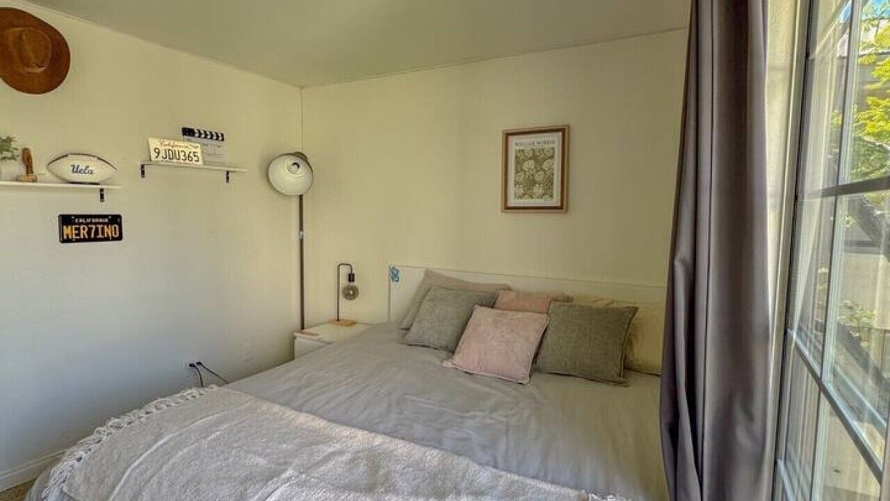 Photo of Bedroom in Warner Center