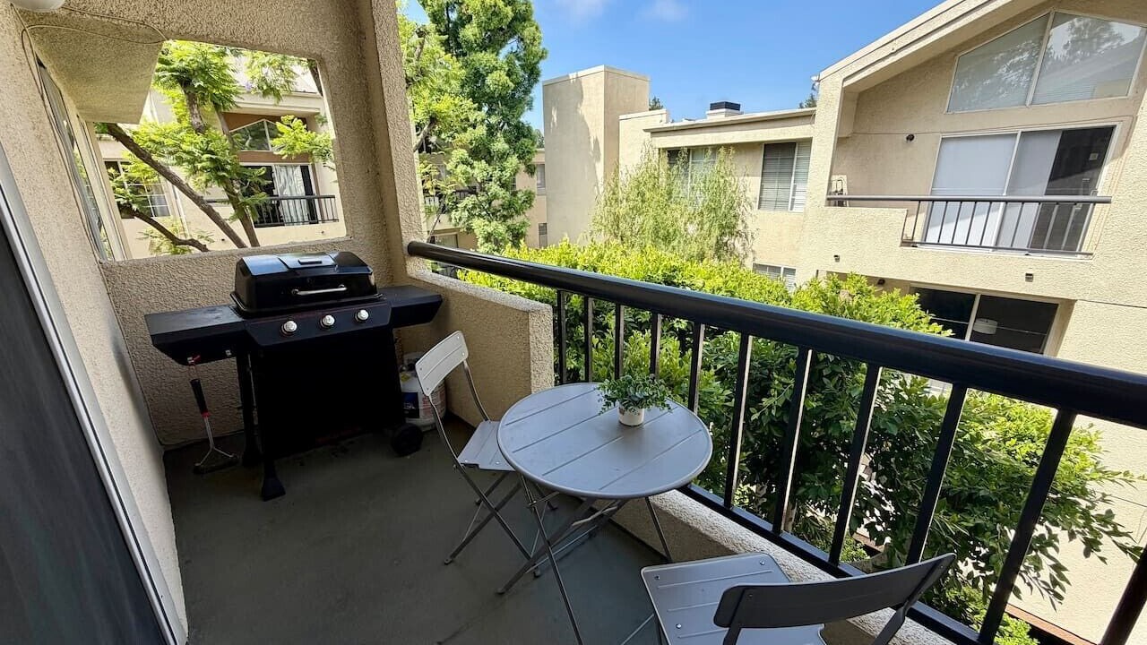 Photo of Patio Balcony in Warner Center