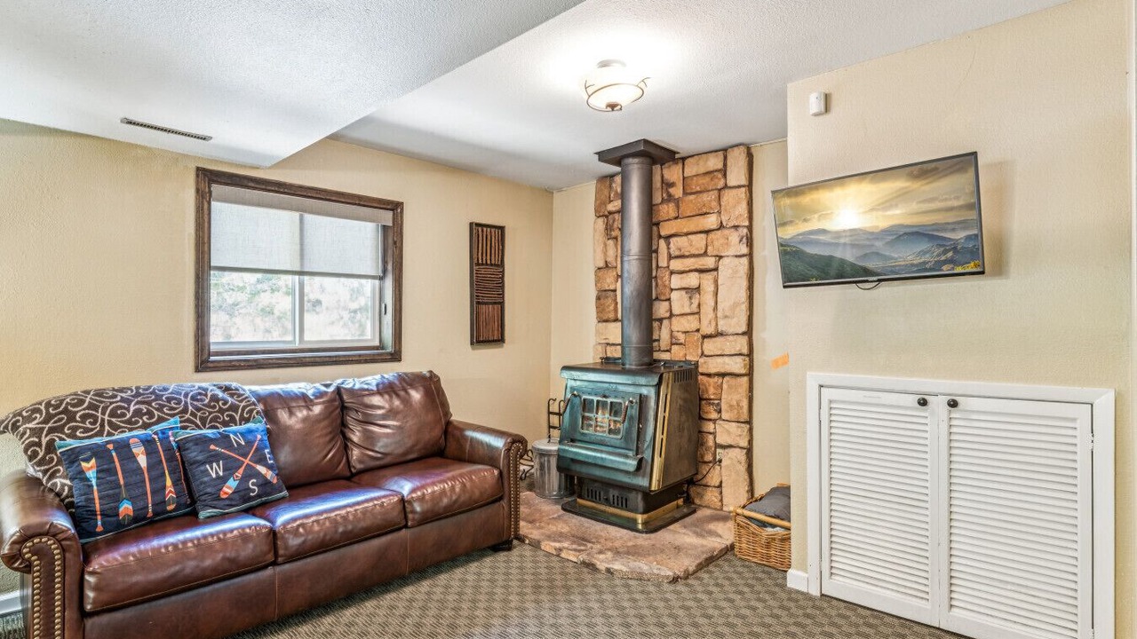 Photo of Livingroom in Big Bear Lake