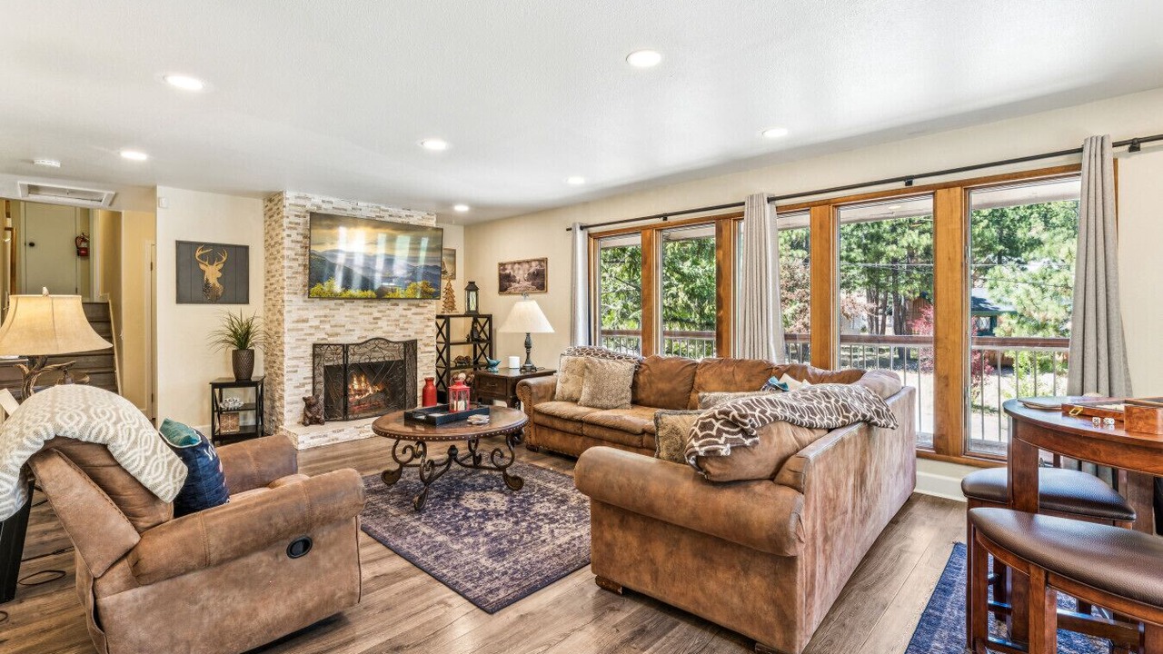 Photo of Livingroom in Big Bear Lake