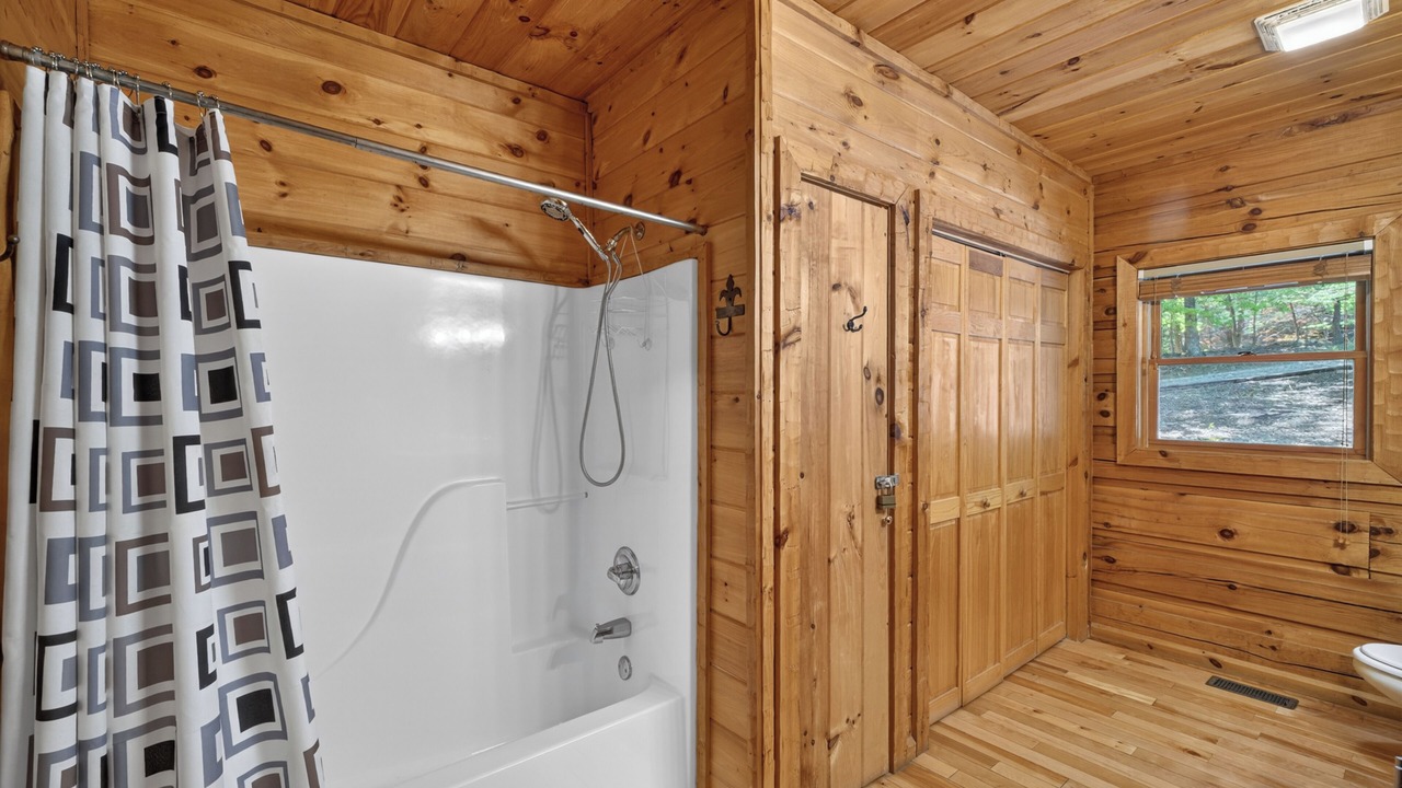 Photo of Bathroom in Ridges Over the Lake