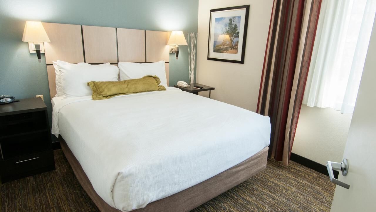 Photo of Bedroom in Anaheim Resort