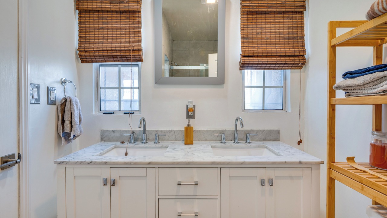 Photo of Bathroom in Crenshaw