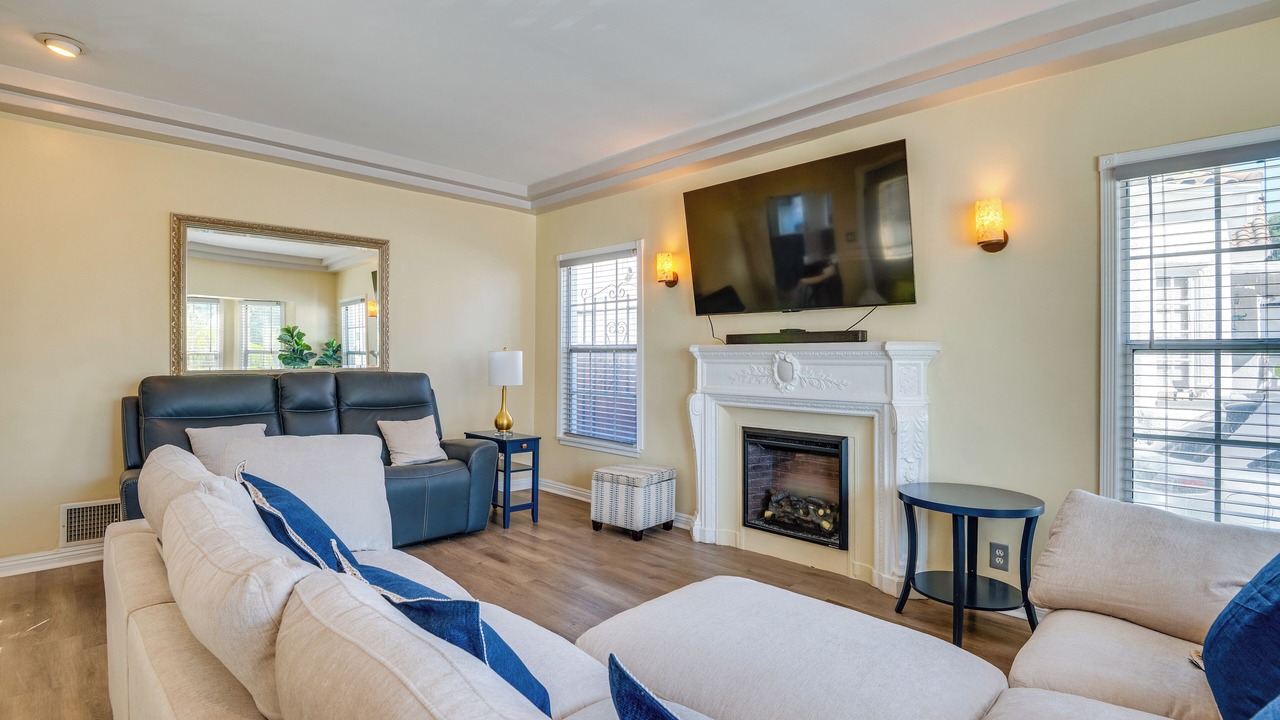 Photo of Bedroom in Crenshaw