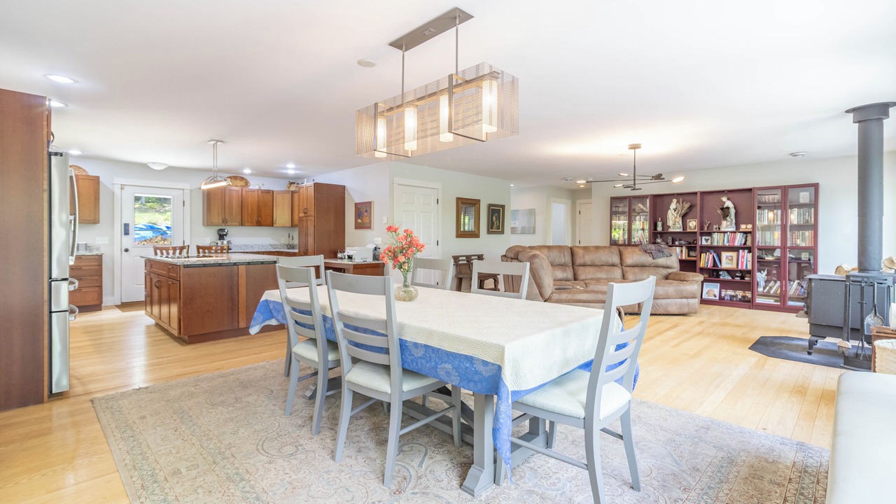 Photo of Livingroom in Surry