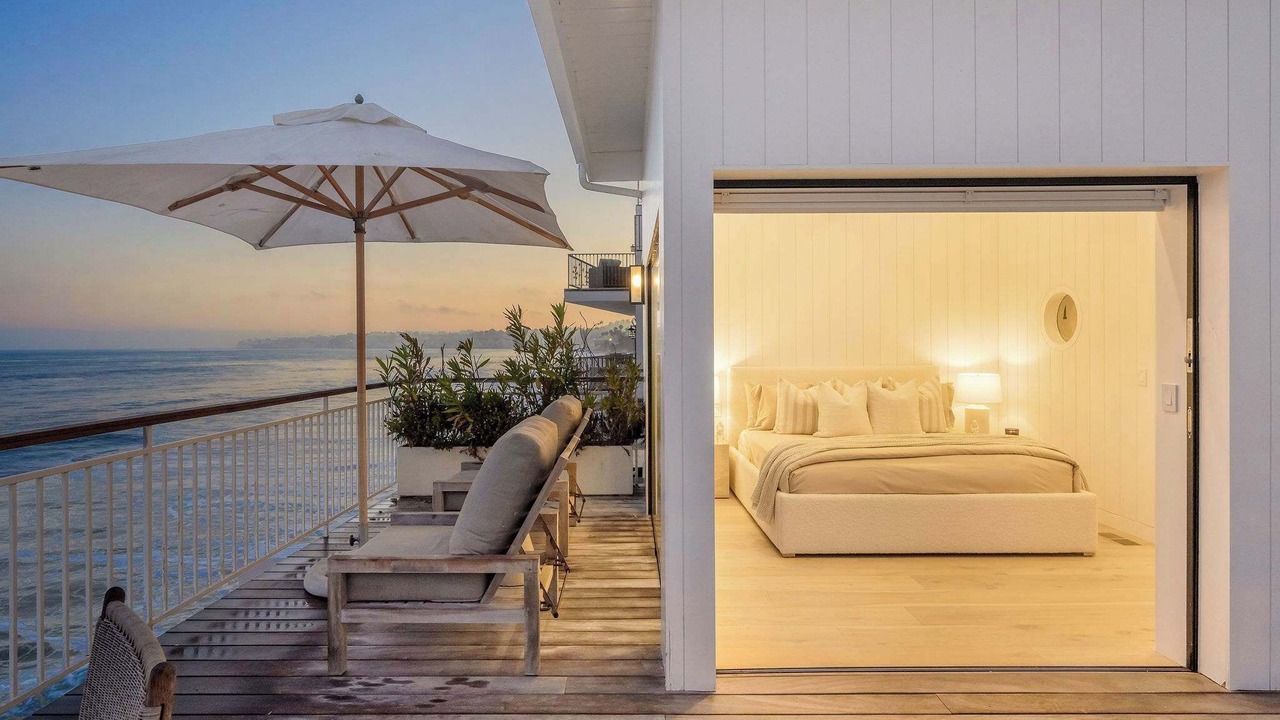Photo of Patio Balcony in Central Malibu