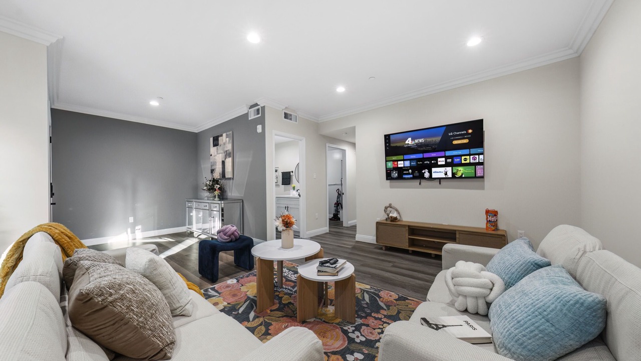 Photo of Livingroom in North Central
