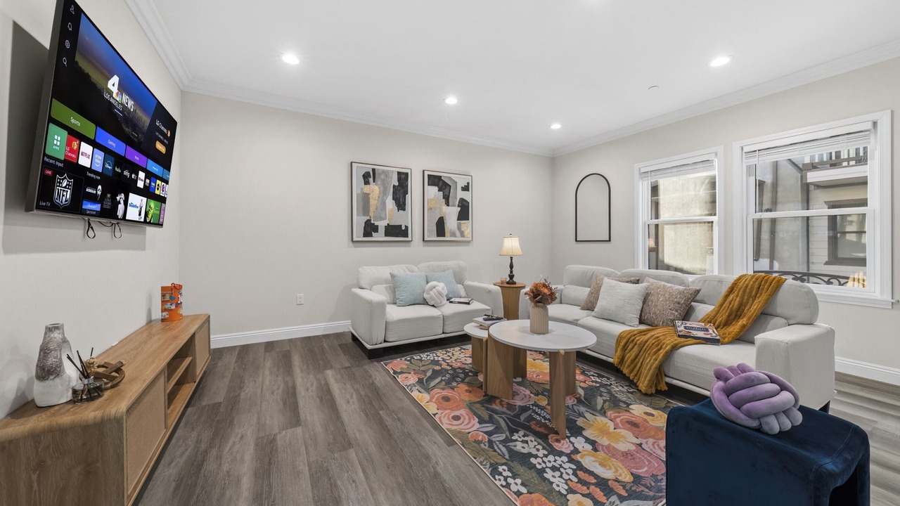 Photo of Livingroom in North Central