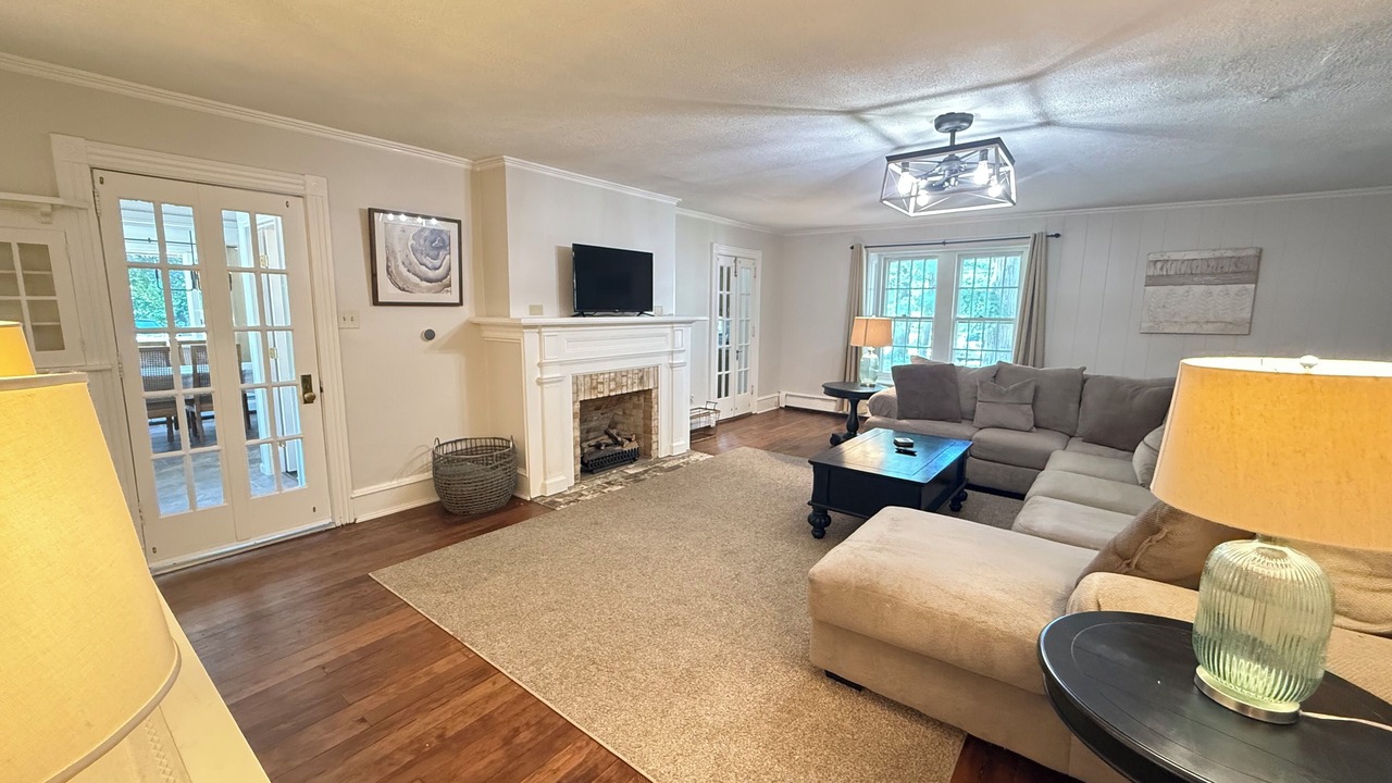Photo of Livingroom in Douglassville