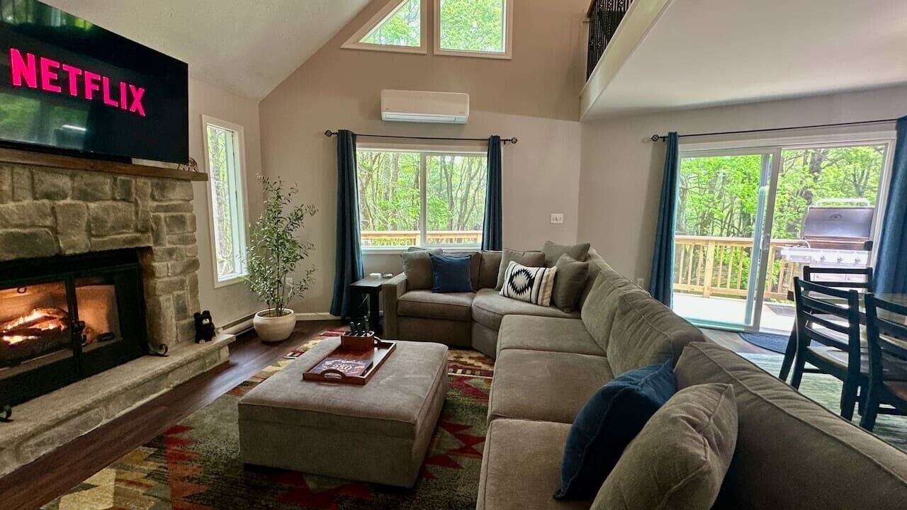 Photo of Livingroom in Briar Crest Woods