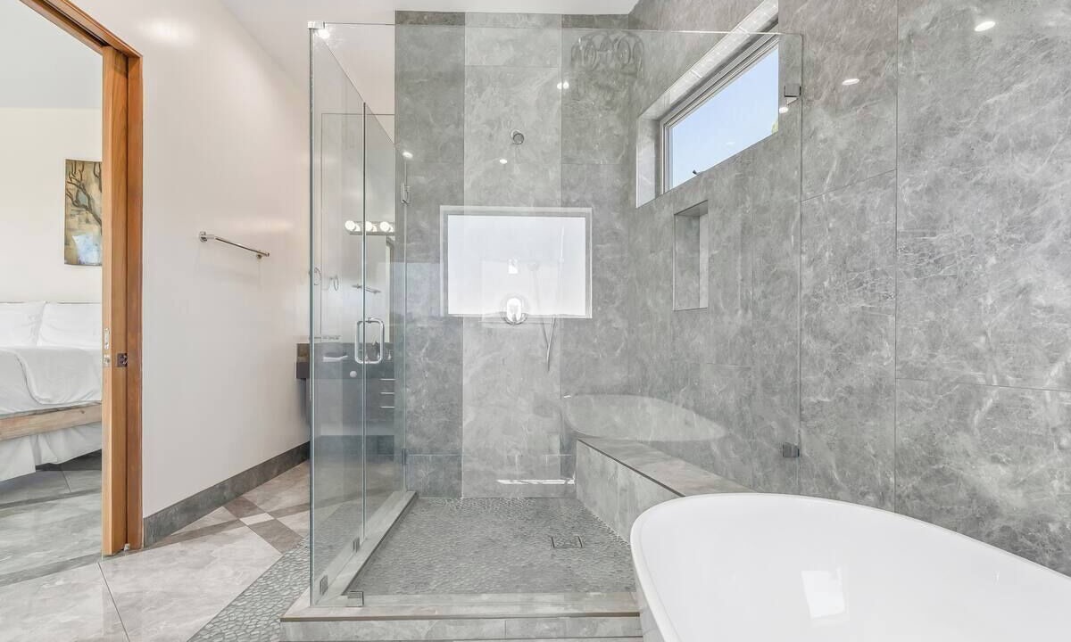 Photo of Bathroom in Woodland Hills