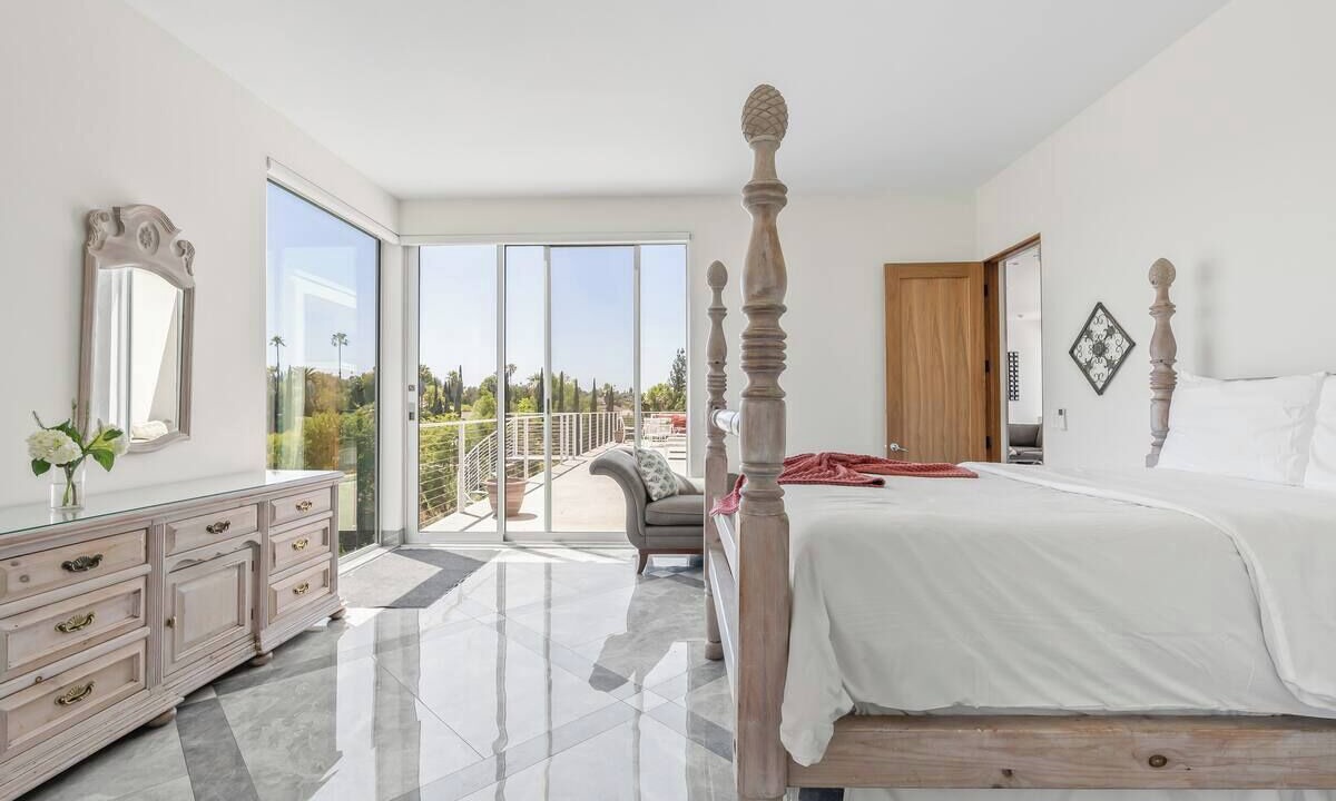 Photo of Bedroom in Woodland Hills