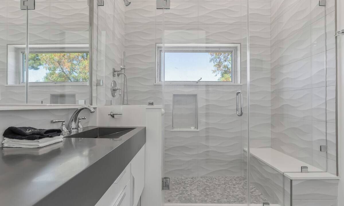 Photo of Bathroom in Woodland Hills