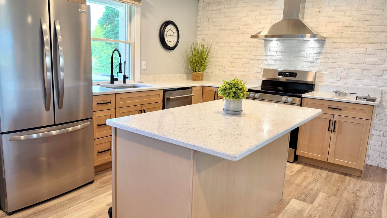 Photo of Kitchen in Lebanon - Pine Grove