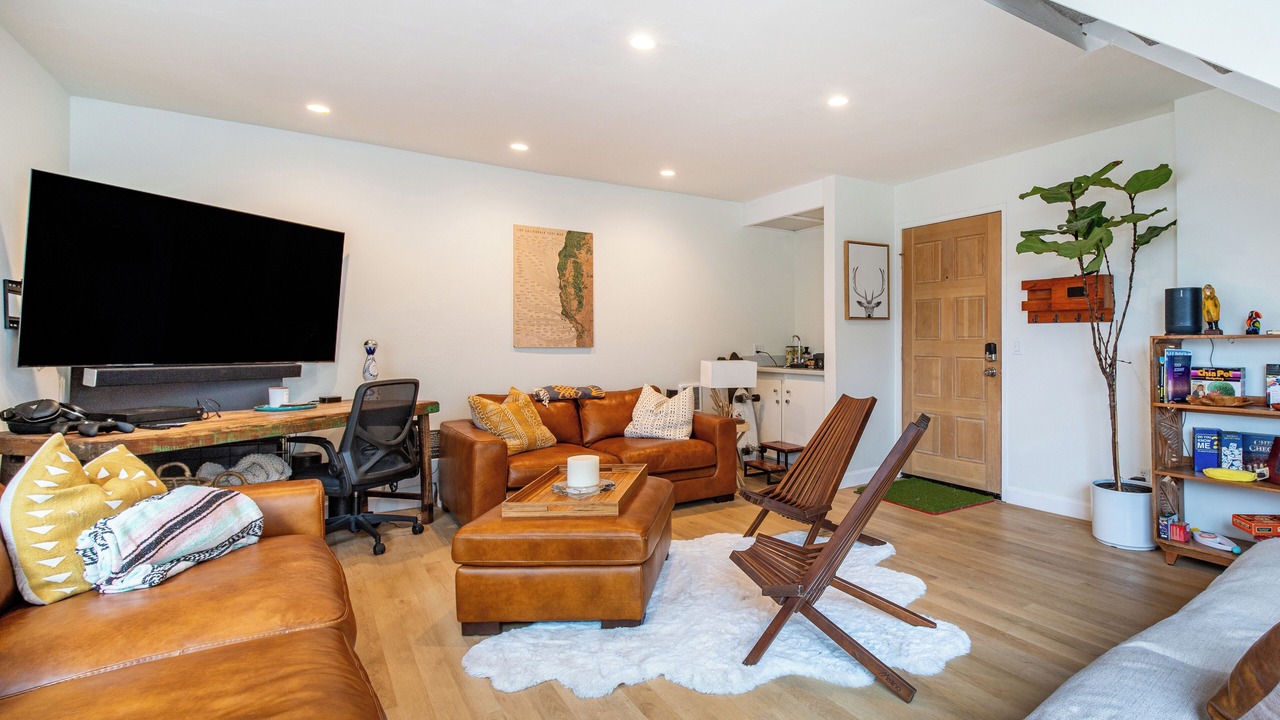 Photo of Livingroom in Crown Point