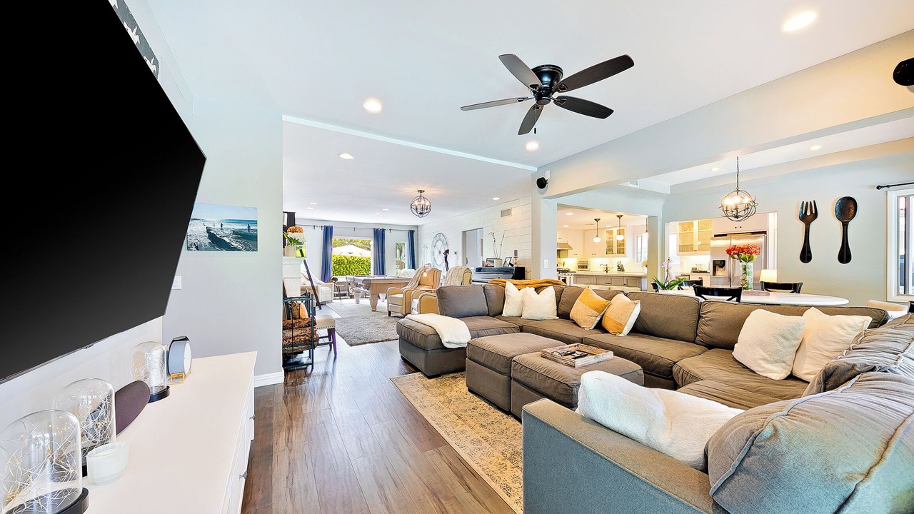 Photo of Livingroom in Beach Barber Tract