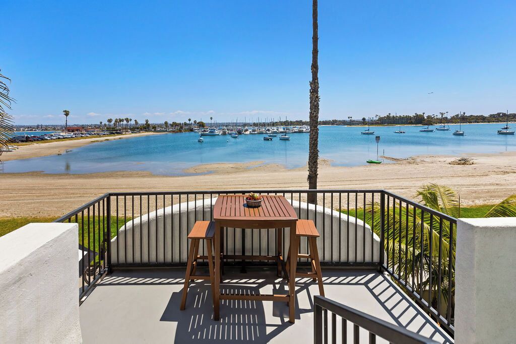 Photo of Patio Balcony in Central Mission Beach