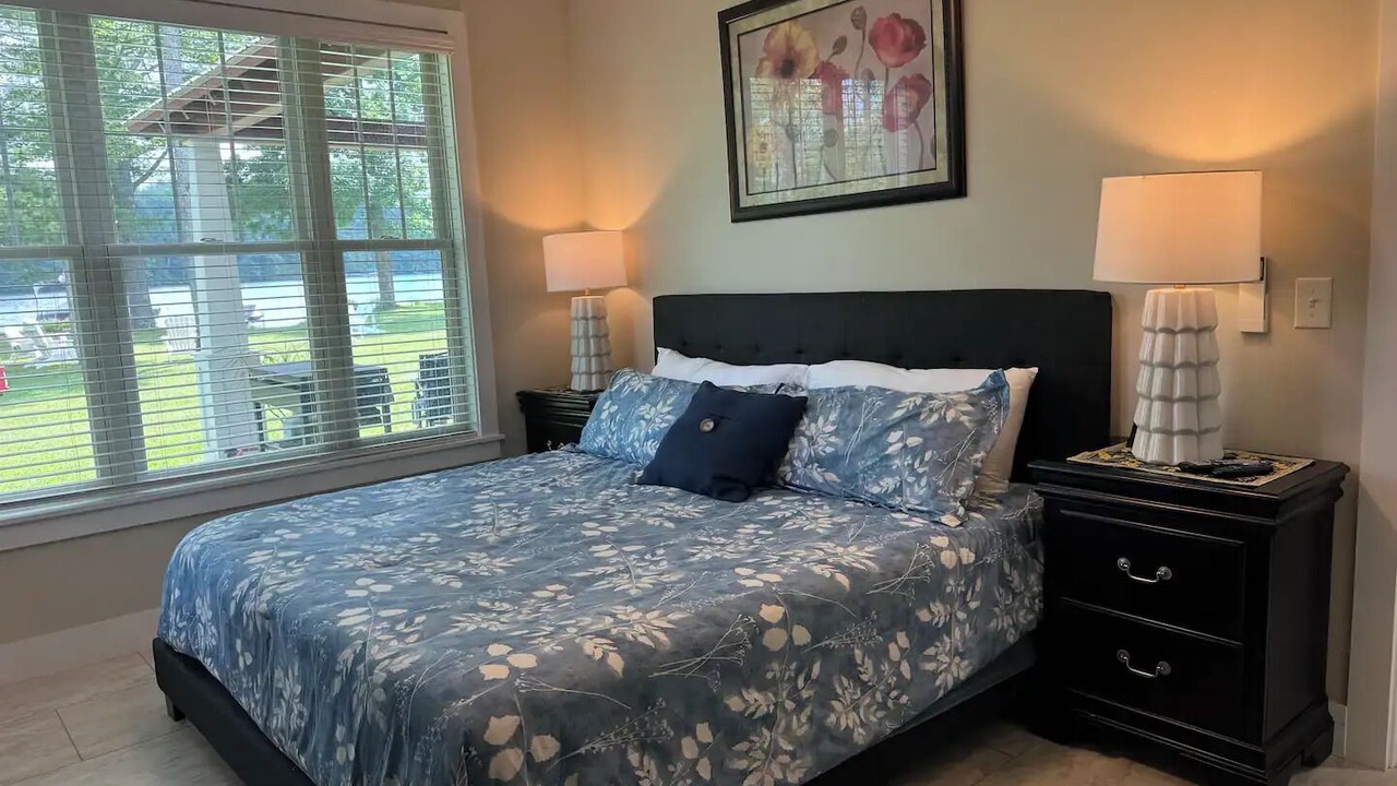 Photo of Bedroom in Oakland