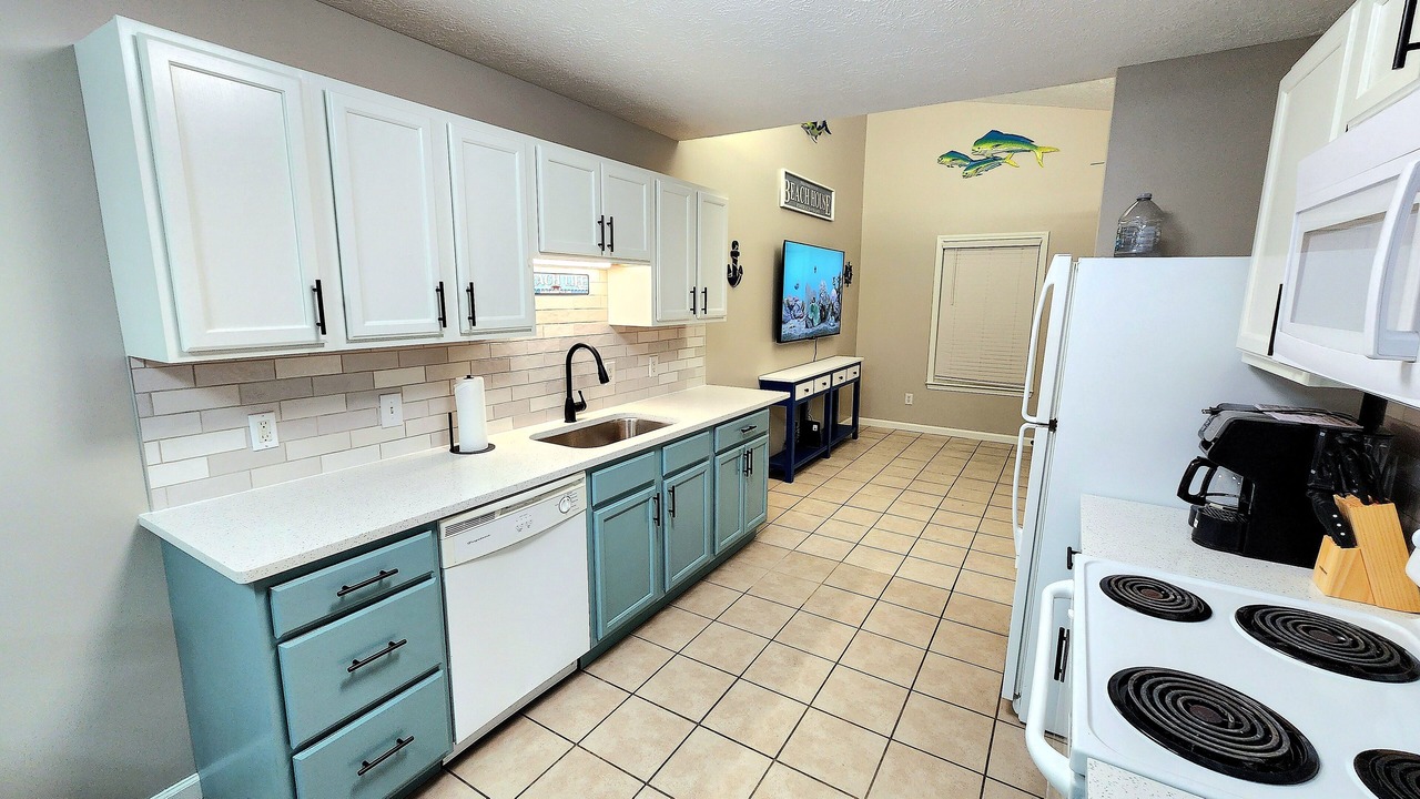 Photo of Kitchen in Biltmore Beach
