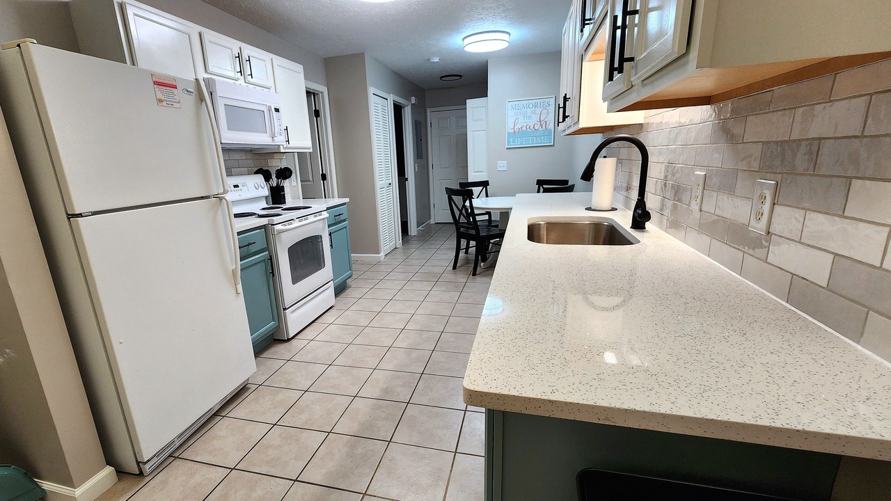 Photo of Kitchen in Biltmore Beach