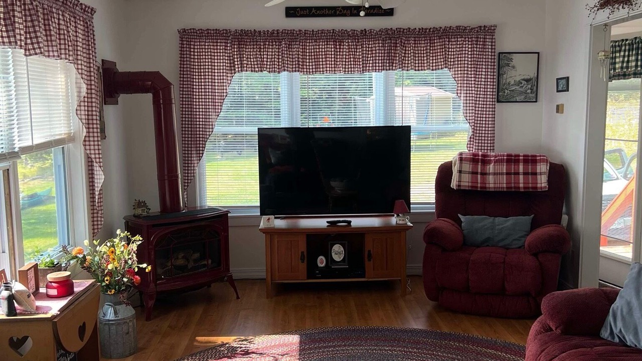 Photo of Livingroom in North Penobscot