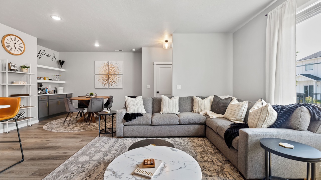 Photo of Livingroom in Southwest Ada County Alliance