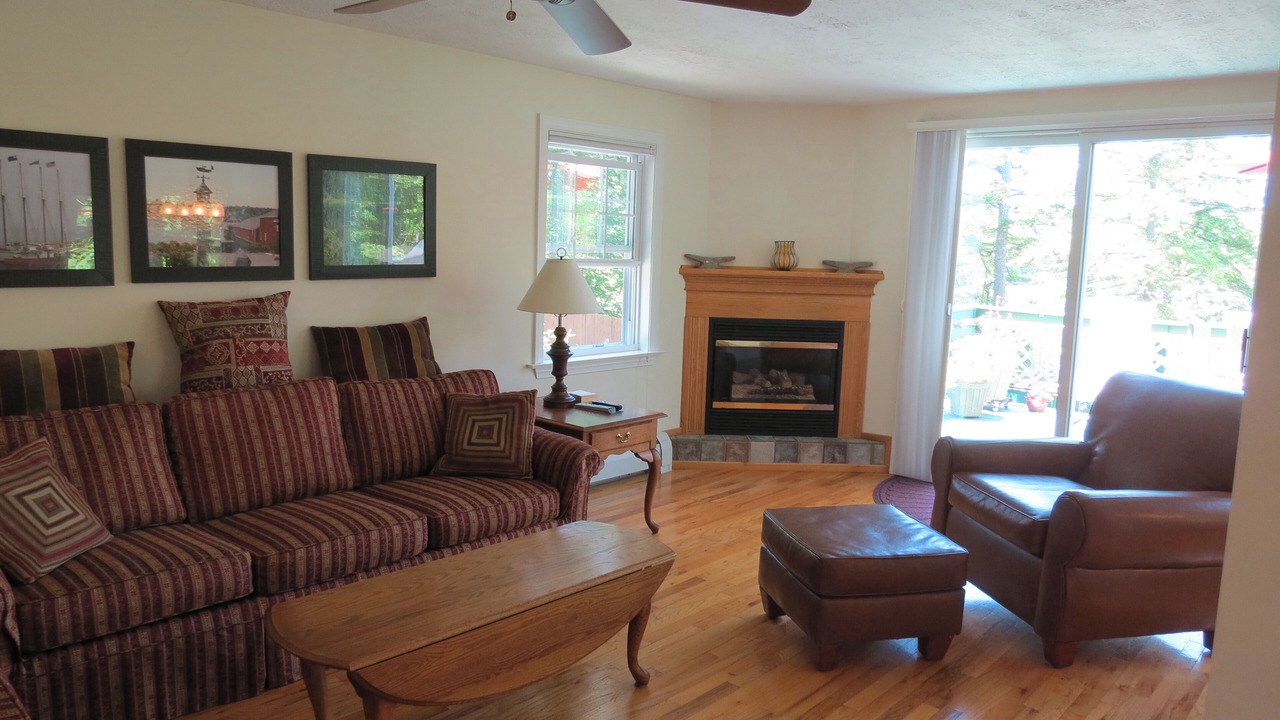 Photo of Livingroom in Oakland