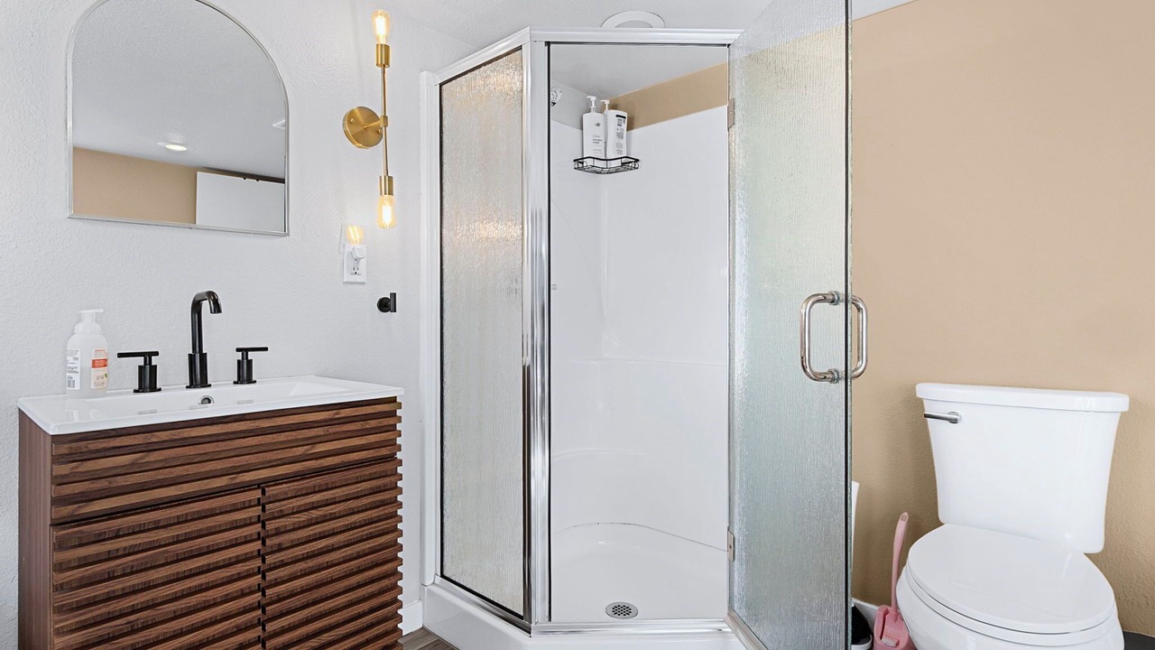 Photo of Bathroom in Depot Bench