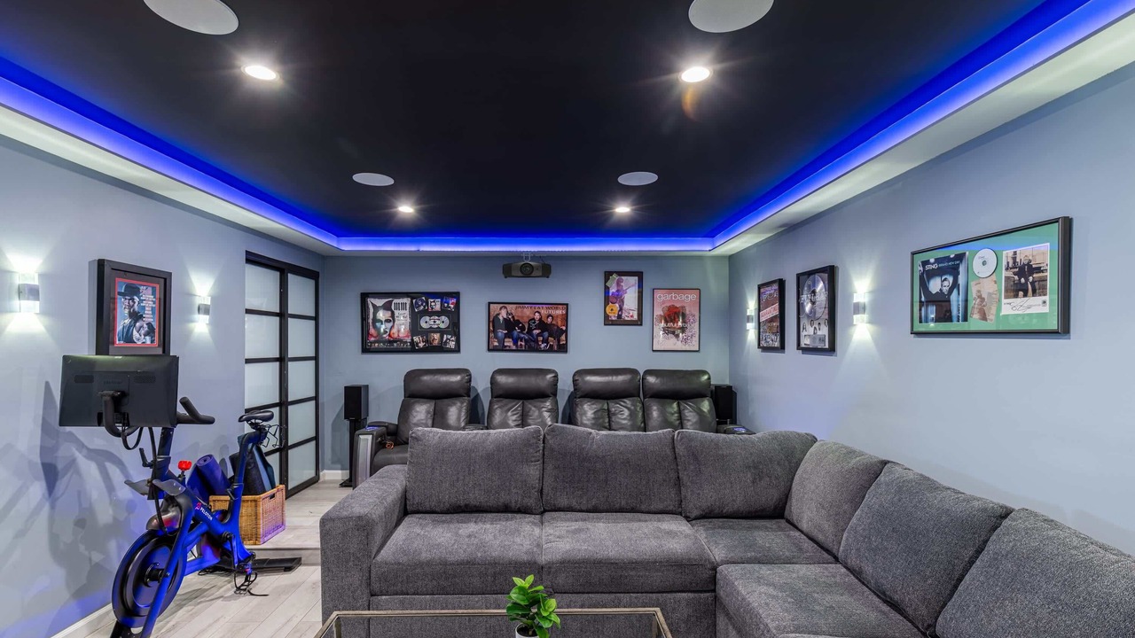 Photo of Bedroom in Woodland Hills